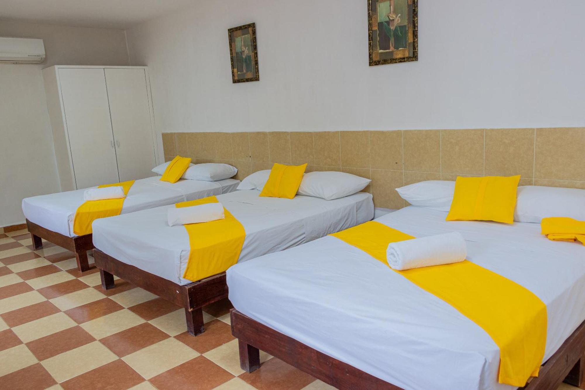 Oyo Hotel Marias,Aeropuerto Internacional De Четумал Екстериор снимка