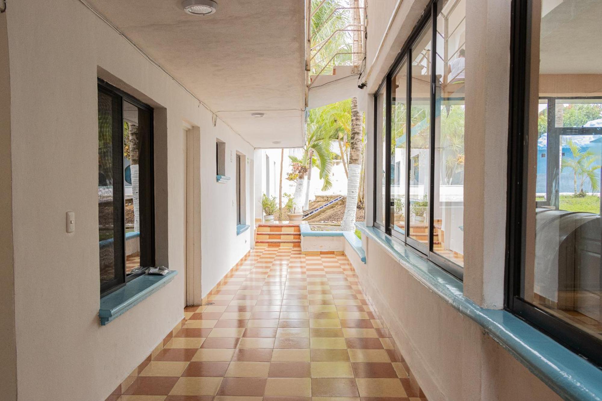 Oyo Hotel Marias,Aeropuerto Internacional De Четумал Екстериор снимка