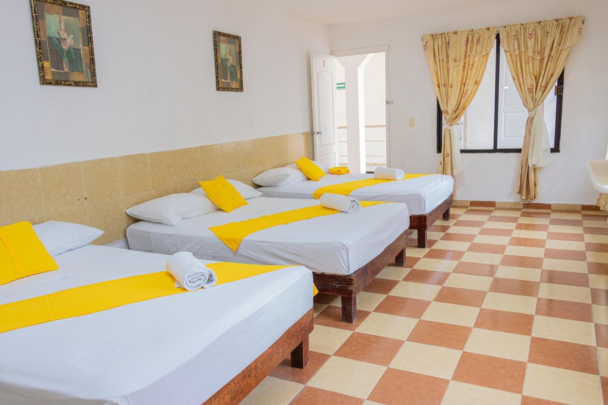 Oyo Hotel Marias,Aeropuerto Internacional De Четумал Екстериор снимка