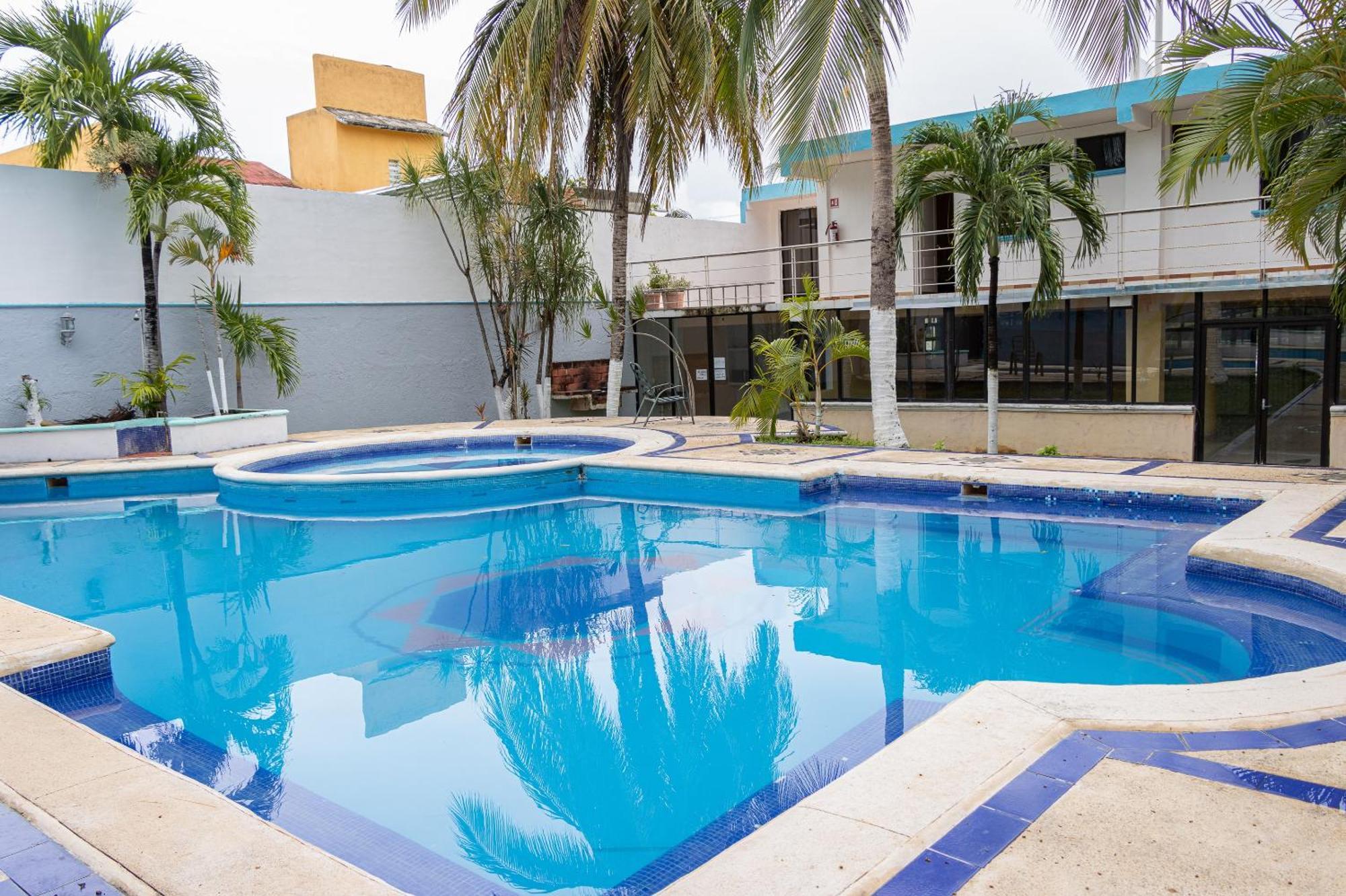 Oyo Hotel Marias,Aeropuerto Internacional De Четумал Екстериор снимка