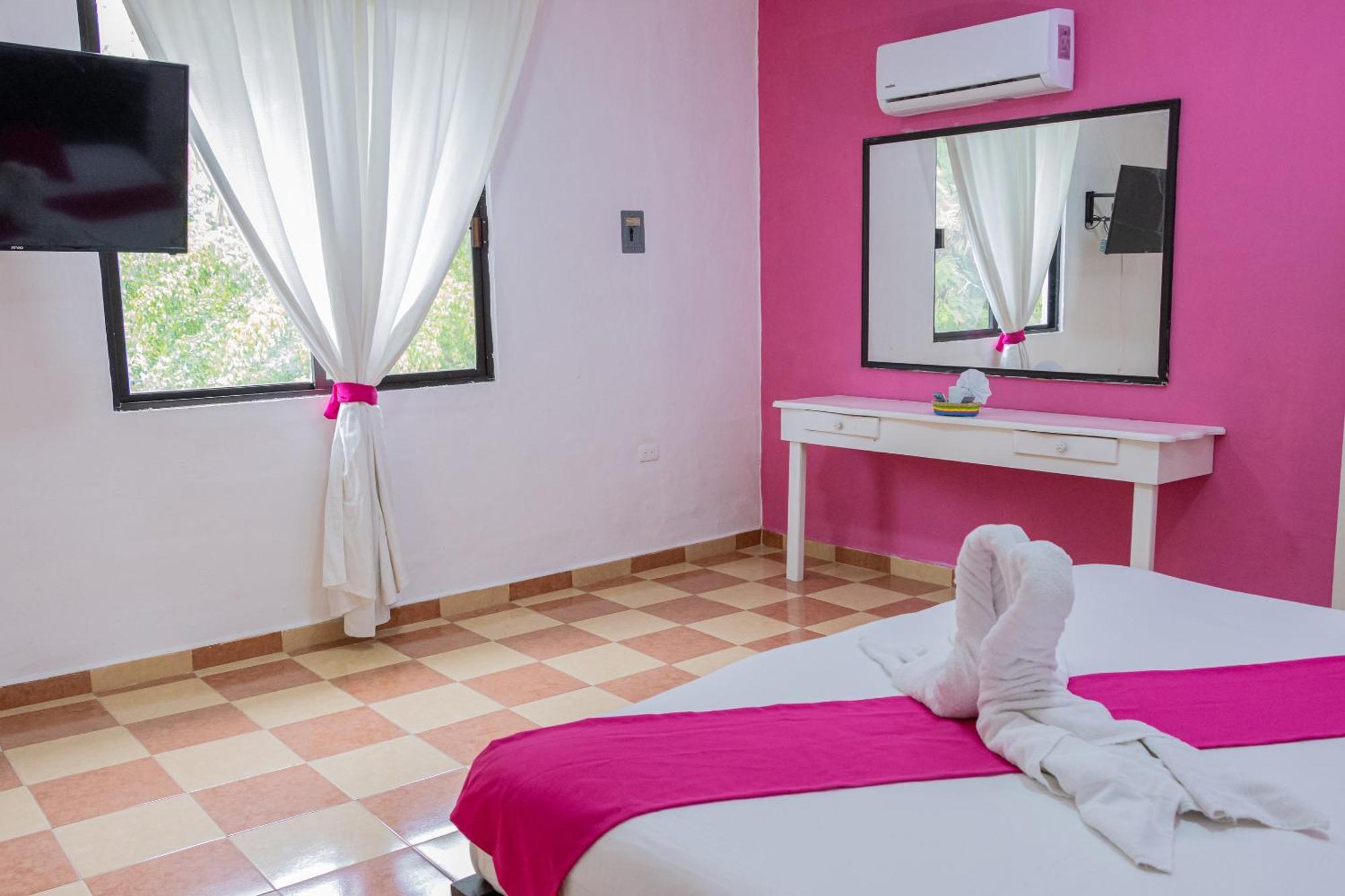Oyo Hotel Marias,Aeropuerto Internacional De Четумал Екстериор снимка