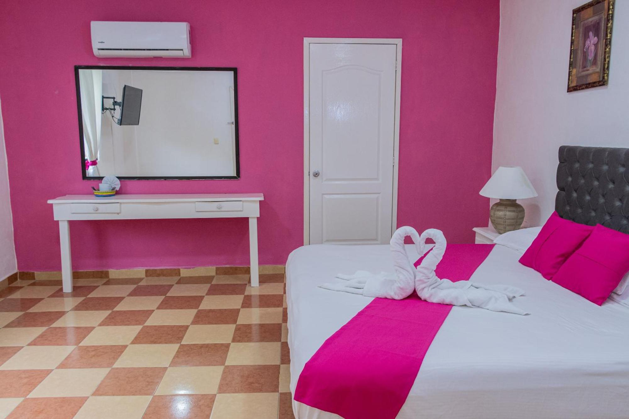 Oyo Hotel Marias,Aeropuerto Internacional De Четумал Екстериор снимка