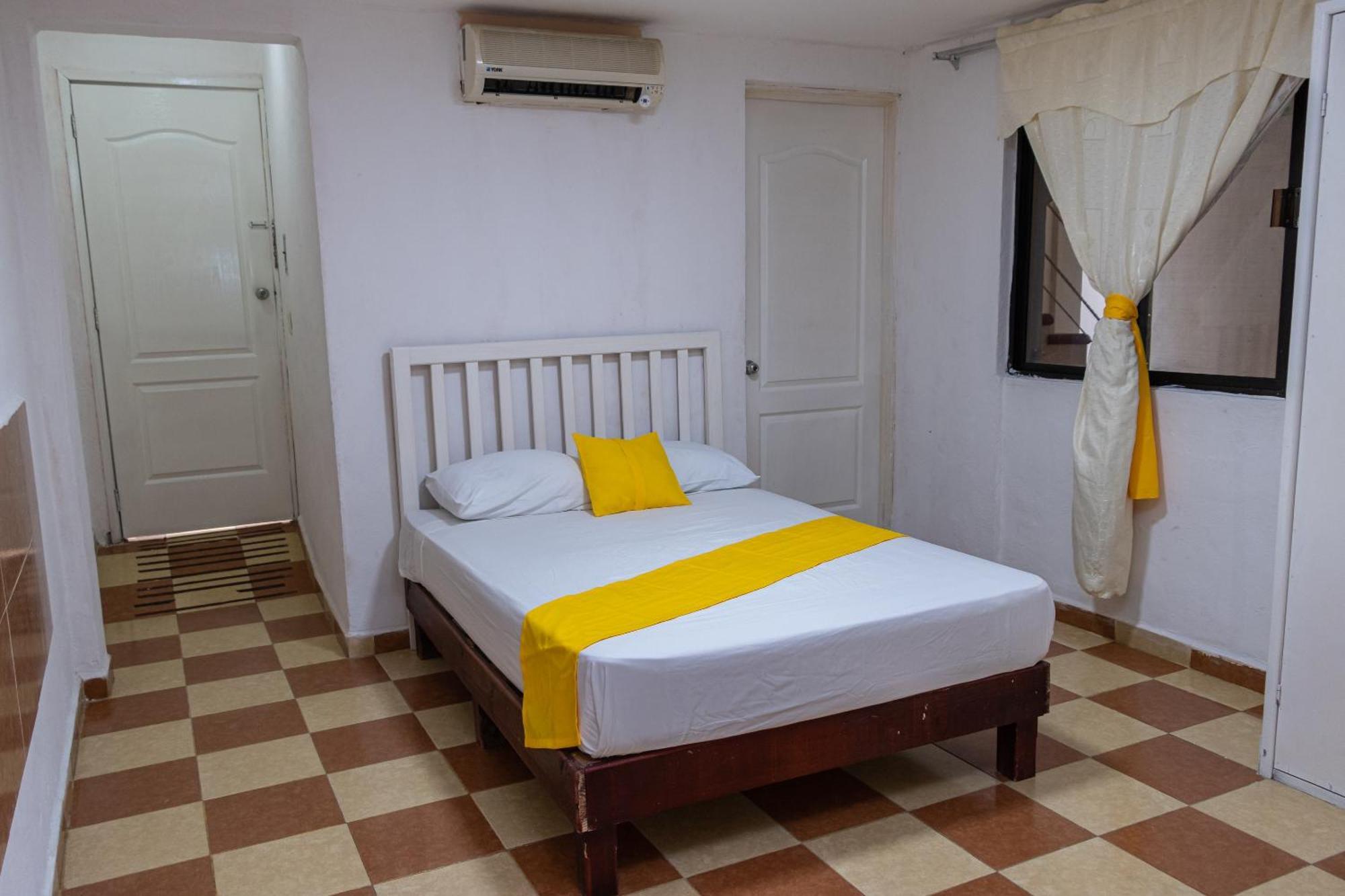 Oyo Hotel Marias,Aeropuerto Internacional De Четумал Екстериор снимка