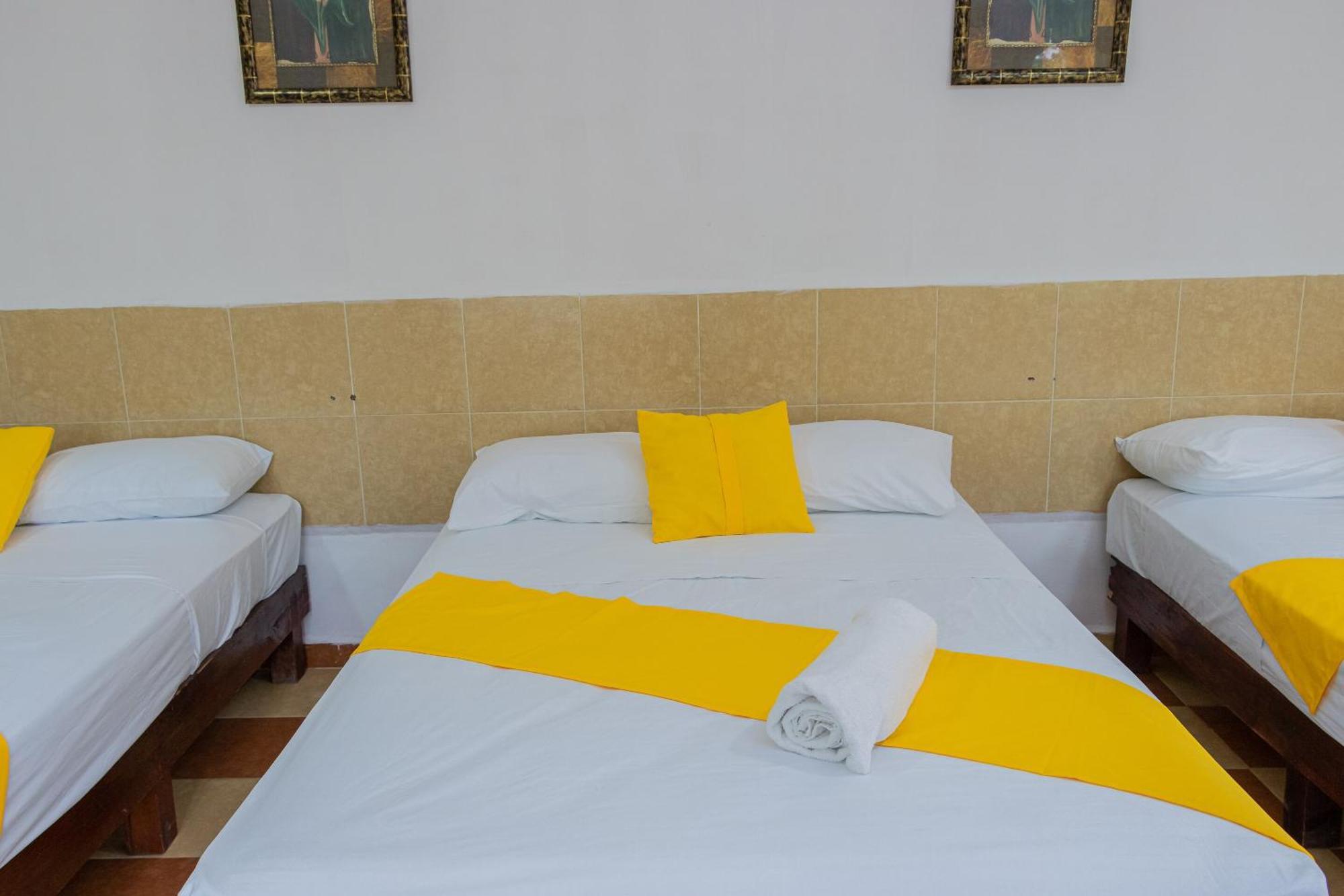 Oyo Hotel Marias,Aeropuerto Internacional De Четумал Екстериор снимка
