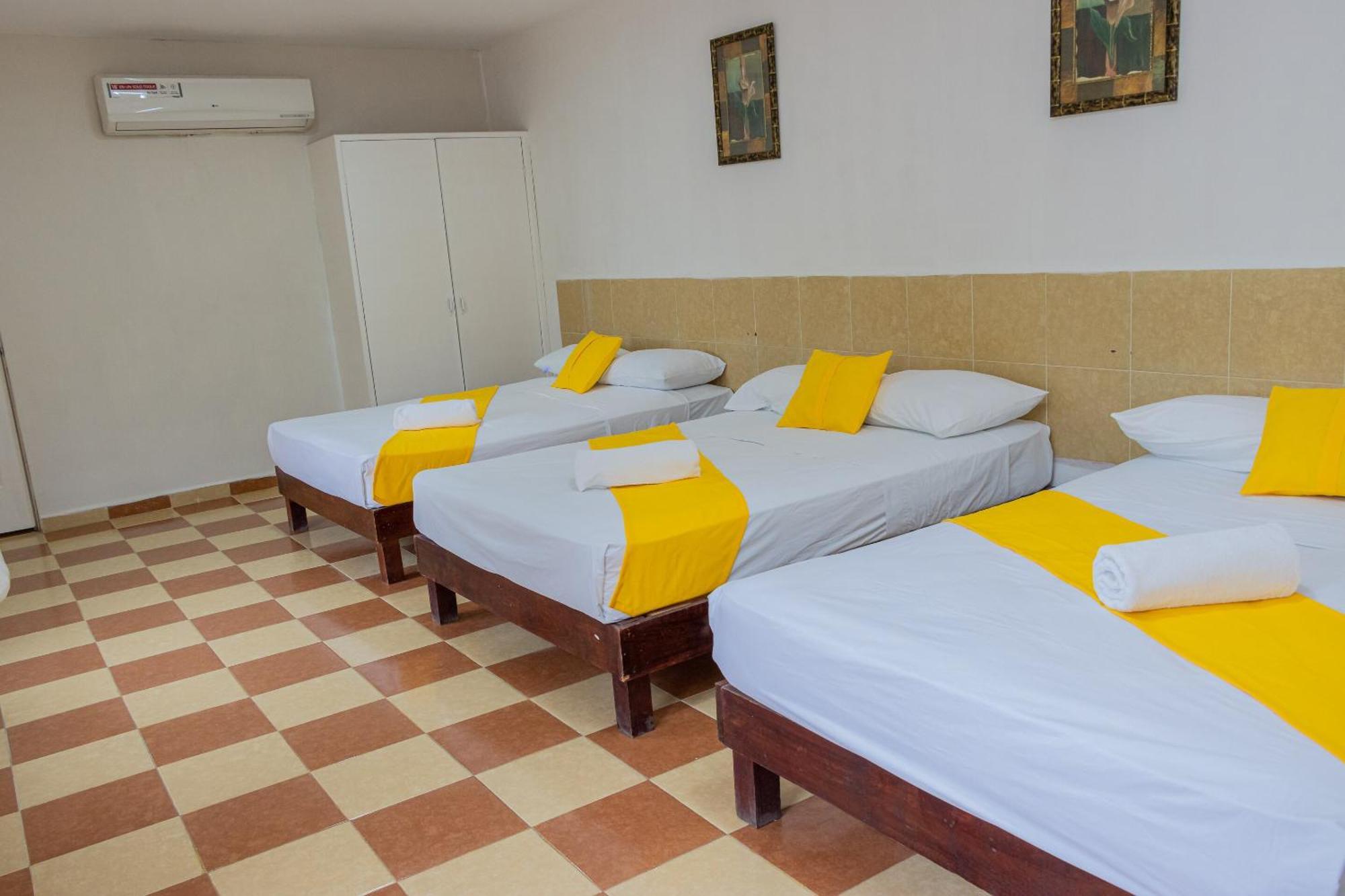 Oyo Hotel Marias,Aeropuerto Internacional De Четумал Екстериор снимка