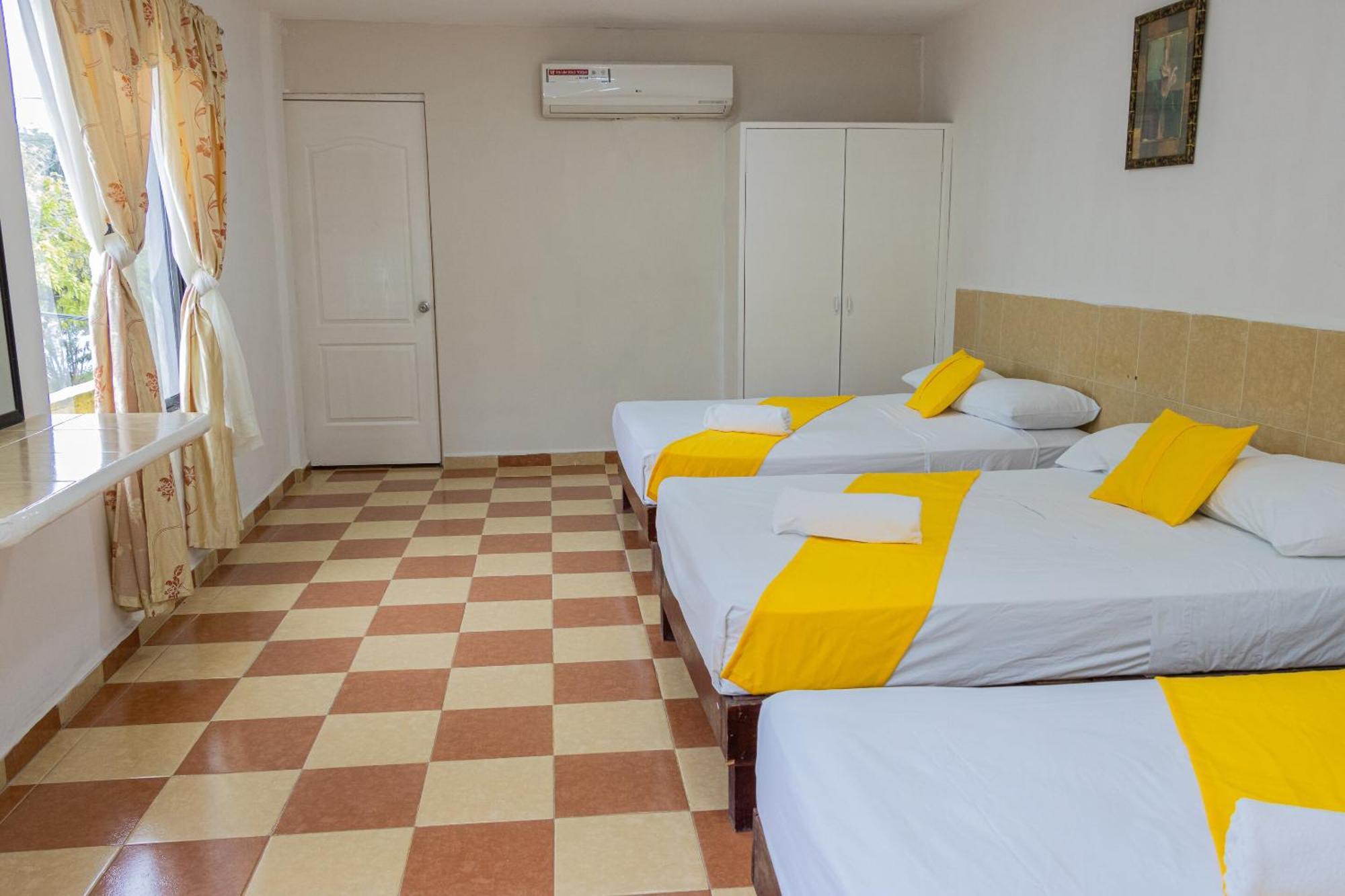 Oyo Hotel Marias,Aeropuerto Internacional De Четумал Екстериор снимка
