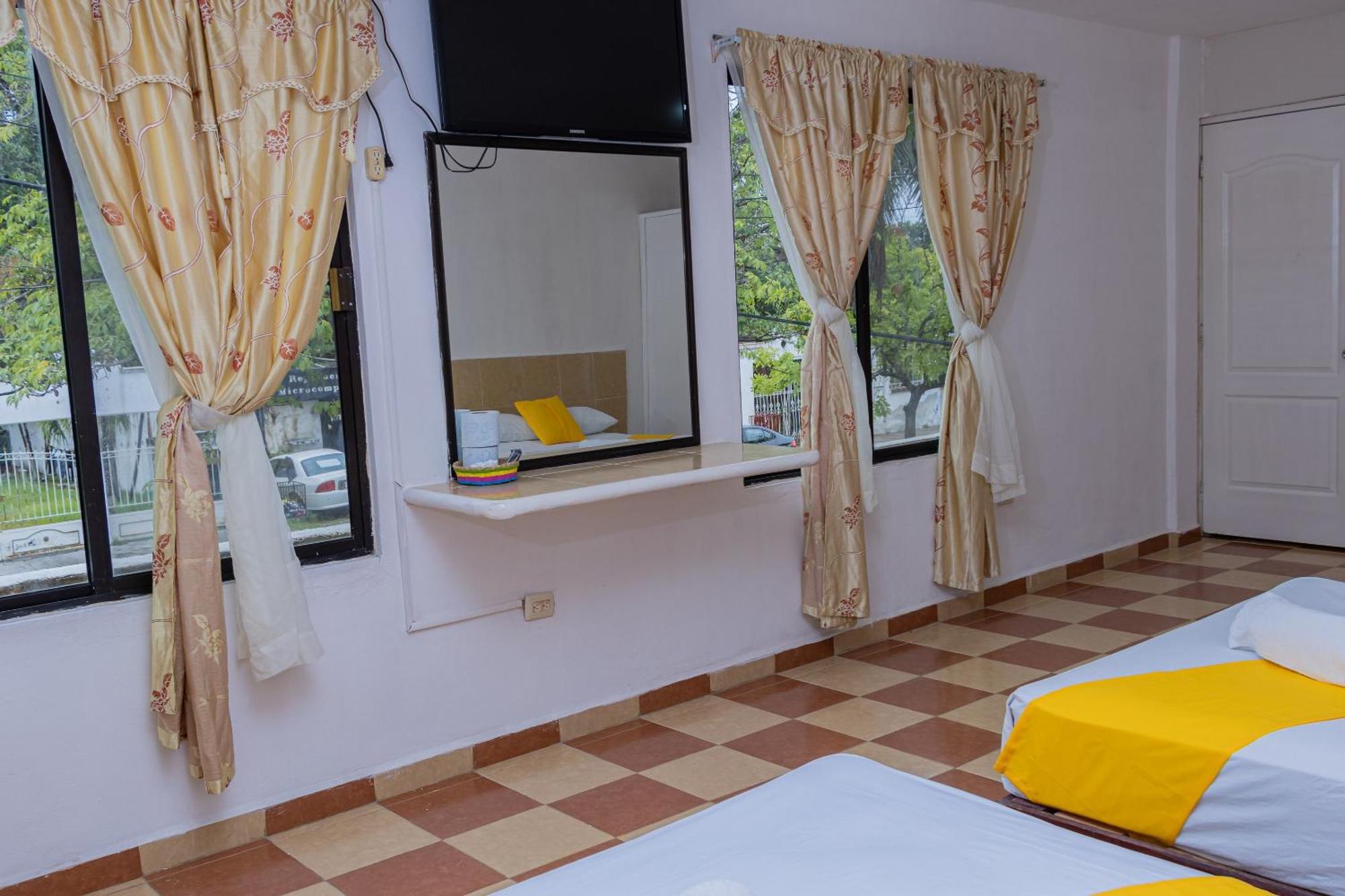 Oyo Hotel Marias,Aeropuerto Internacional De Четумал Екстериор снимка